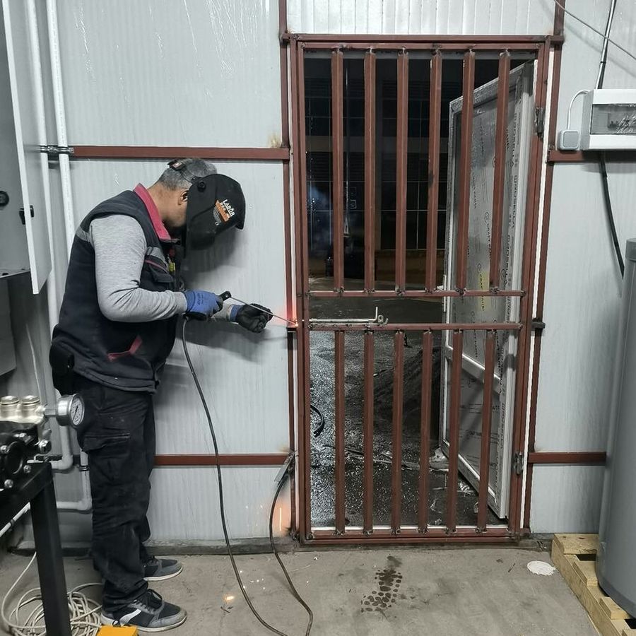 Demir kapı imalatı ve montajı
